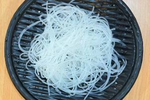 เส้นหมี่ขาว