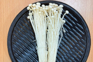 เห็ดเข็มทอง