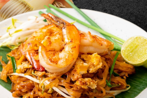 ผัดไทยกุ้งสด