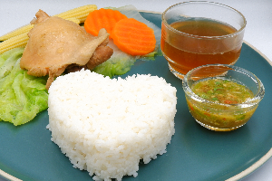 ข้าว ไก่ต้มน้ำปลา
