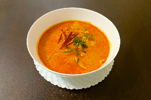 Panang Curry with Rice (პანანგის კარის წვნიანი)