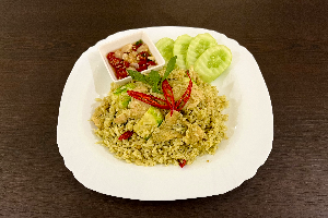 Fried Rice Green Curry (შემწვარი ბრინჯი მწვანე კარი)