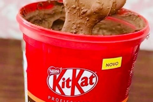 #36 Kit Kat + Banana 