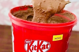 #37 Kit Kat + Foi Thong 