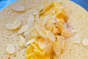 #T59 Custard cream + Banana + Almond 