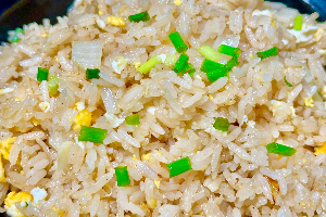 ข้าวผัดไข่ / Fried Rice with eggs