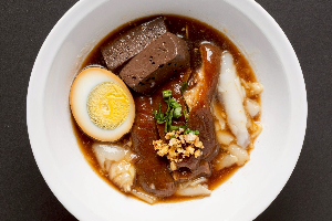 S02 ก๋วยจั๊บขาหมู