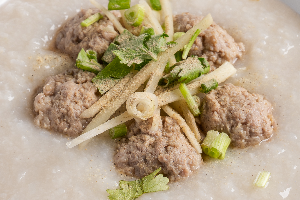 S14 โจ๊กหมูใส่ไข่