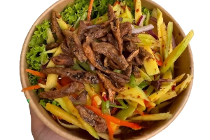 ยำมะม่วงปลากรอบ