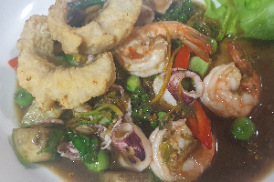 ผัดฉ่าทะเล