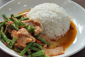 พริกแกงถั่วฝักยาว