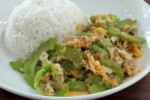 มะระผัดไข่ (ไม่ใส่เนื้อสัตว์)