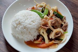 ผัดเปรี้ยวหวาน