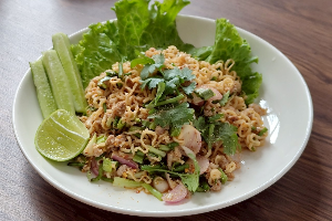 ลาบมาม่า