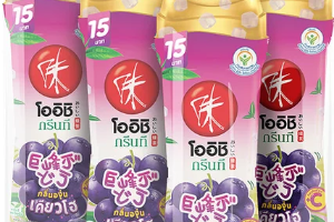 โออิชิ ชาเขียวกลิ่นองุ่นเคียวโฮผสมวุ้นมะพร้าว 370 มล. 