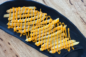 เฟรนช์ฟรายส์ชีสดิป / French Fries with Cheese Dip