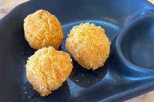 ชีสบอล / Cheese Ball 