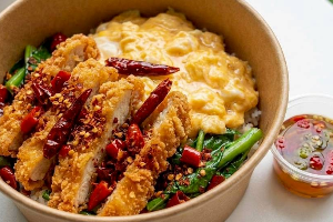 ผัดคะน้าราดข้าว