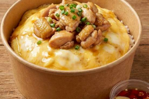 ข้าวหน้าไข่ข้นทรงเครื่อง