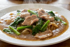 ราดหน้าเส้นใหญ่