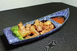 สามชั้นทอดน้ำปลา