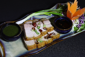 หมูกรอบซีฟู้ด