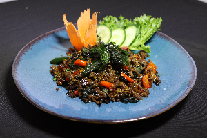 กะเพราเนื้อโคขุน (กับข้าว)