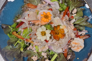 ยำวุ้นเส้นทะเลรวม