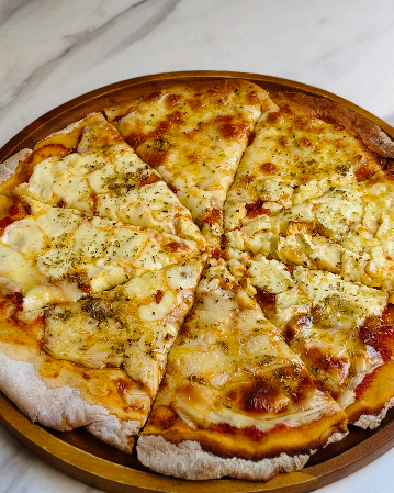 FOUR CHEESE PIZZA / พิซซ่าโฟร์ชีส