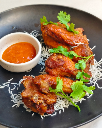 BBQ FRIED CHICKEN WINGS / ปีกไก่ทอดบาบีคิว