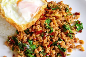 ข้าวราดกระเพราหมูสับ