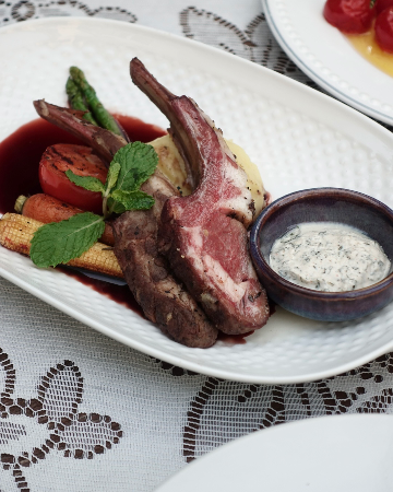 Lamb chops With Yoghurt mint sauce 