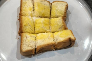 ขนมปังเนยน้ำตาล