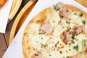 เบบี้พิซซ่าคาโบนาร่าเบค่อน