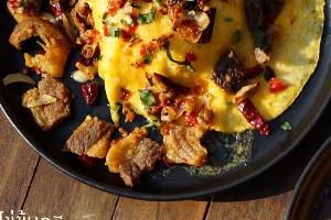 ข้าวไข่ข้นสามชั้นผัดพริกเกลือ