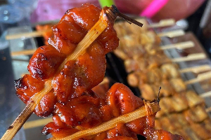 ไก่ย่างแดง