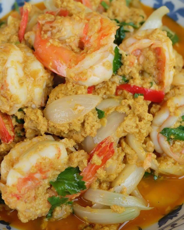 กุ้งผัดผงกระหรี่ 