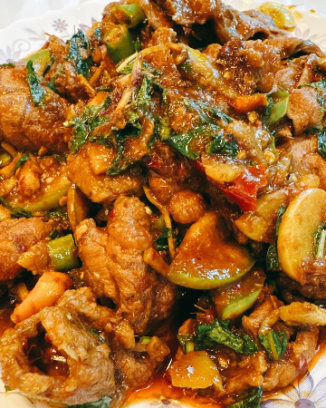 เนื้อน่องแก้ว ผัดพริกป่า