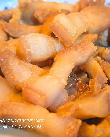 ข้าวหมูสามชั้นทอดเกลือ