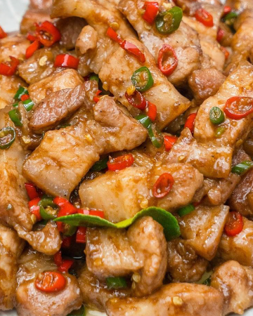 หมูสามชั้น ผัดกะปิ (กับข้าว)