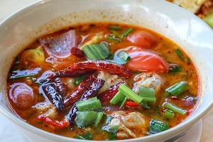 ต้มแซ่บกระดูกหมูอ่อนใส่ไข่