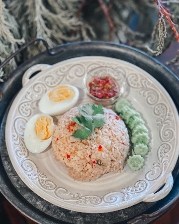 ข้าวขยำน้ำพริกกะปิไข่ต้ม