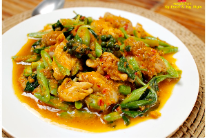 ข้าวพัดเผีดไก่ phad phid kicken