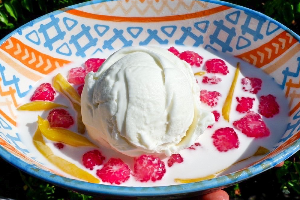 ทับทิมกรอบน้ำกะทิ+ไข่ติมกะทิ