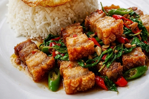 ข้าวกะเพราหมูกรอบ