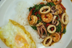 ข้าวกะเพราทะเล