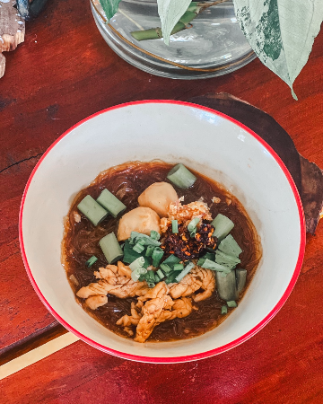 ก๋วยเตี๋ยวหมูน้ำตก