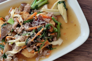 เต้าหู้ทรงเครื่อง(กับข้าว)