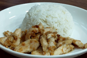 ผัดกระเทียม(น้ำขลุกขลิก)ราดข้าว