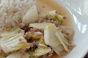 ผัดผักกาดขาว(ราดข้าว)